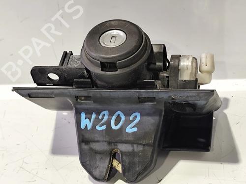 Used Tailgate lock MERCEDES-BENZ C-CLASS (W202) C 200 CDI (202.134) (102 hp) 31945688