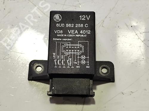 Module électronique SKODA FELICIA II (6U1) 1.9 D (64 hp) 31976420