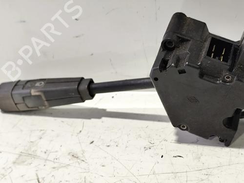 Used Headlight switch RENAULT TRAFIC Van (T_, P_, V_) 2.1 D (58 hp) 32070593