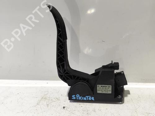 Pedal MERCEDES-BENZ SPRINTER 2-t Van (B901, B902) 211 CDI (901.661, 901.662, 902.661, 902.662) (109 hp) 32081401