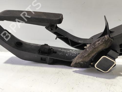 Pedal MERCEDES-BENZ C-CLASS (W203) C 180 (203.035) (129 hp) 32113537