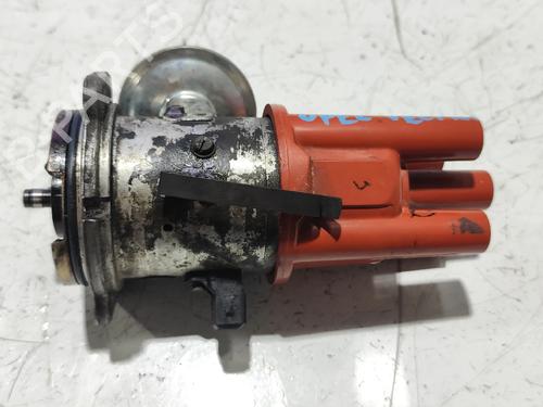 Used Ignition distributor OPEL VECTRA A (J89) 1.4 S (F19, M19) (75 hp) 32184846