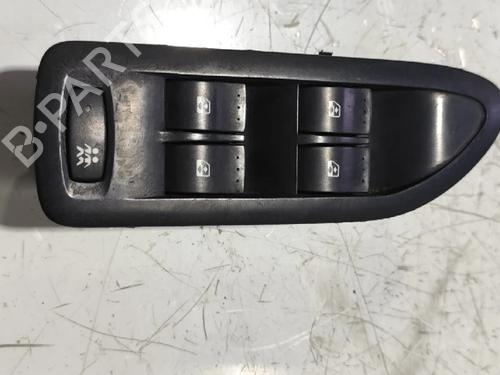 Used Left front window switch RENAULT LAGUNA II Grandtour (KG0/1_) 1.9 dCi (107 hp) 32209479