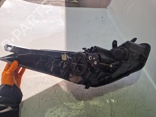 Right headlight HYUNDAI ELANTRA V Saloon (MD, UD) 1.8 | BP32412768C29