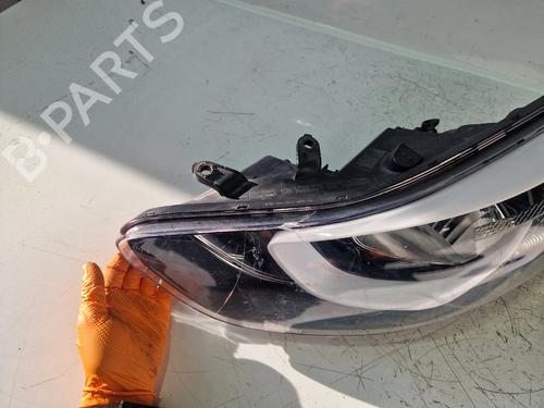 Right headlight HYUNDAI ELANTRA V Saloon (MD, UD) 1.8 | BP32412768C29