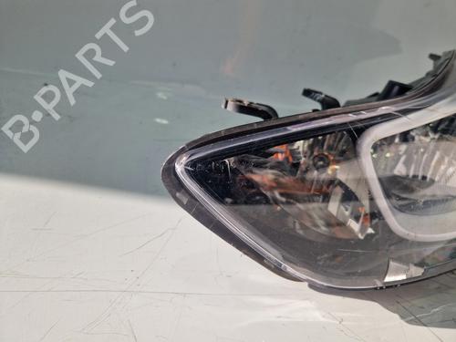 Right headlight HYUNDAI ELANTRA V Saloon (MD, UD) 1.8 | BP32412768C29