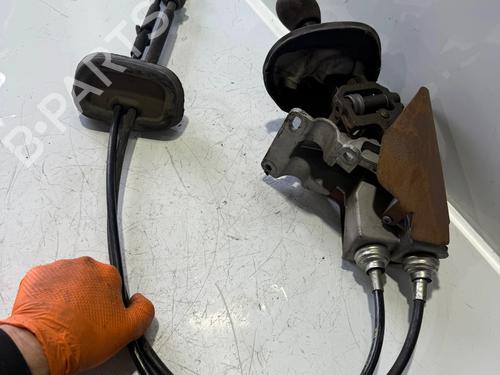 Used Gear lever RENAULT TRAFIC II Van (FL) 1.9 dCi 80 (FL0B) (82 hp) 32480435