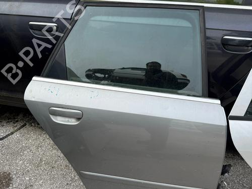 Dør højre bagtil Dør højre bagtil AUDI A4 B6 Avant (8E5) 1.9 TDI (130 hp) 32496384 32496384