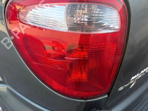 Farolim esquerdo CHRYSLER VOYAGER IV (RG, RS) 3.3 (174 hp) 32506416