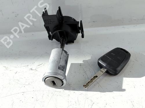 Commutateur OPEL MERIVA A MPV (X03) 1.3 CDTI (E75) (75 hp) 32656123