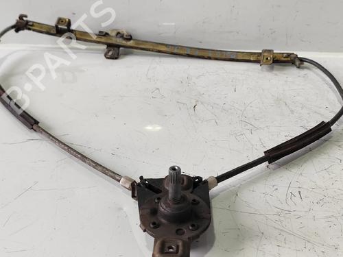 Lève-vitre avant gauche VW POLO II (86C, 80) 1.3 (75 hp) 32701774