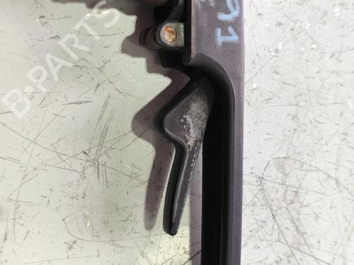 Poignée extérieure avant gauche VW POLO II (86C, 80) 1.3 (75 hp) 32701781