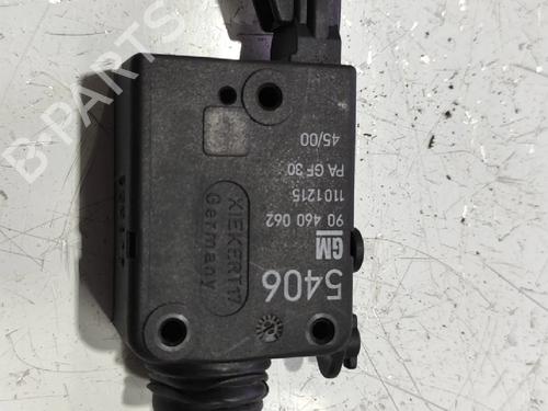 Used Electronic module OPEL VECTRA A (J89) 1.4 S (F19, M19) (75 hp) 32748804