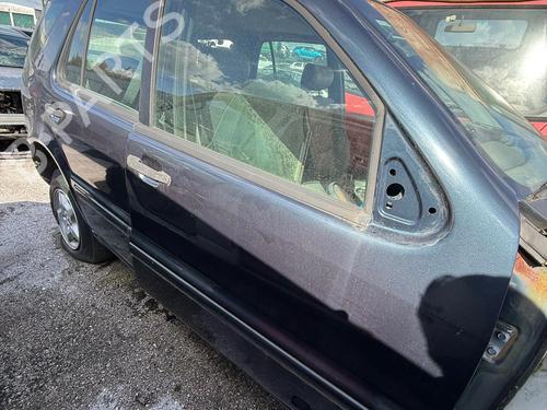 Used Right front door MERCEDES-BENZ M-CLASS (W163) ML 230 (163.136) (150 hp) 32993104