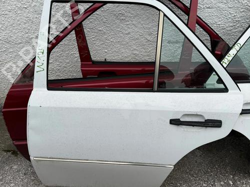 Used Left rear door Left rear door MERCEDES-BENZ 124 Saloon (W124) 200 D (124.120) (72 hp) 33047010 33047010
