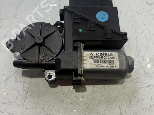 Rudehejsemotor forskærm venstre VW POLO IV (9N_, 9A_) 1.2 12V (69 hp) 33121410