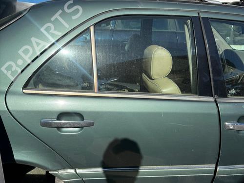Used Right rear door Right rear door MERCEDES-BENZ C-CLASS (W202) C 250 D (202.125) (113 hp) 33178308 33178308