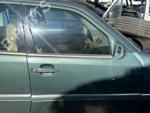 Used Right front door Right front door MERCEDES-BENZ C-CLASS (W202) C 250 D (202.125) (113 hp) 33178309 33178309