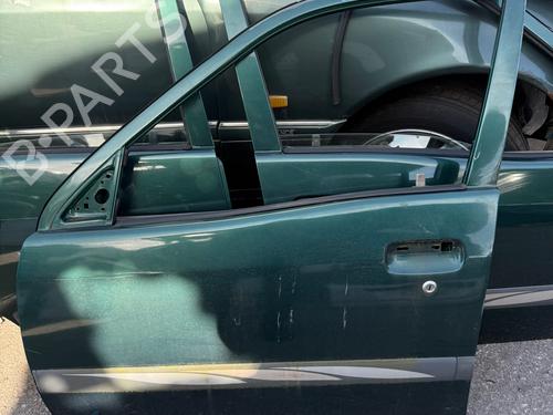 Dør venstre fortil TOYOTA STARLET (_P9_) 1.3 (EP90) (72 hp) 33211419