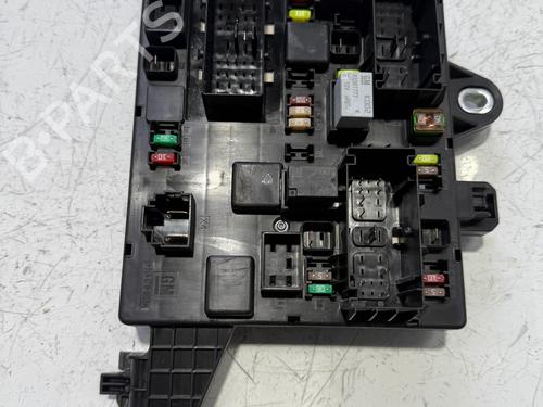 Used Fuse box Fuse box OPEL ZAFIRA TOURER C (P12) 2.0 CDTi (75) (130 hp) 33288998 33288998