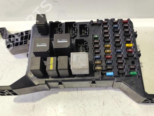 Used Fuse box Fuse box FORD MONDEO III (B5Y) 2.0 TDCi (130 hp) 33294639 33294639