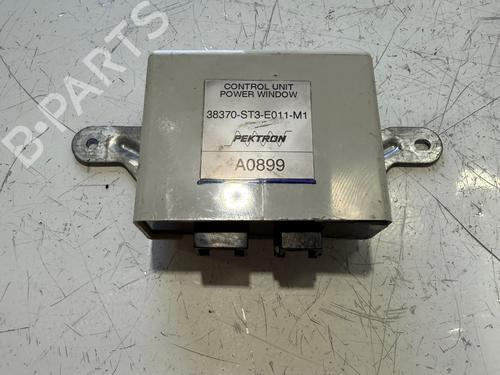 Used Electronic module Electronic module HONDA CIVIC VI Hatchback (EJ, EK) 1.5 i (EK3) (114 hp) 33403256 33403256