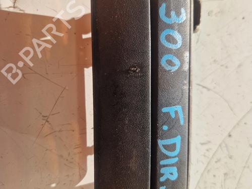 Used Front right exterior door handle Front right exterior door handle MITSUBISHI L 300 III Van (P0_V, P1_V, P2_V) 2.5 D (P05V, P15V) (75 hp) 33687454 33687454