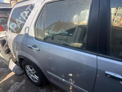 Puerta trasera derecha Puerta trasera derecha HONDA CR-V II (RD_) 2.0 (RD5) (150 hp) 33721628 33721628