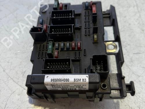Used Fuse box Fuse box CITROËN XSARA (N1) 1.4 HDi (68 hp) 34251181 34251181