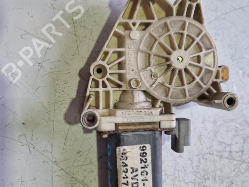 Used Right front window motor Right front window motor PEUGEOT 406 Break (8E/F) 1.8 16V (116 hp) 34472675 34472675