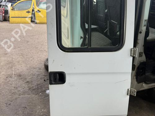 Used Right rear door Right rear door RENAULT MASTER II Platform/Chassis (ED/HD/UD) [1997-2013] 35739241 35739241