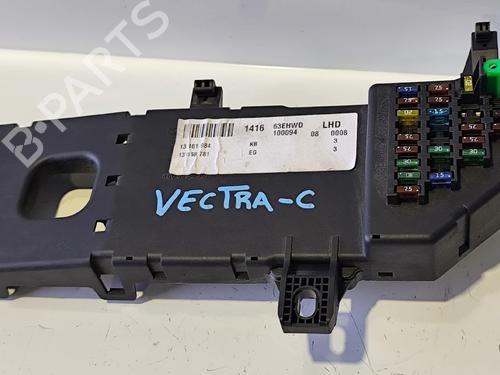 Boîte à Fusibles Boîte à Fusibles OPEL VECTRA C (Z02) 1.9 CDTI (F69) (100 hp) 36411106 36411106