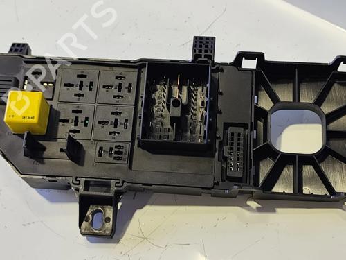 Fuse box OPEL VECTRA C (Z02) 1.9 CDTI (F69) | BP36411106E1 - Image 5