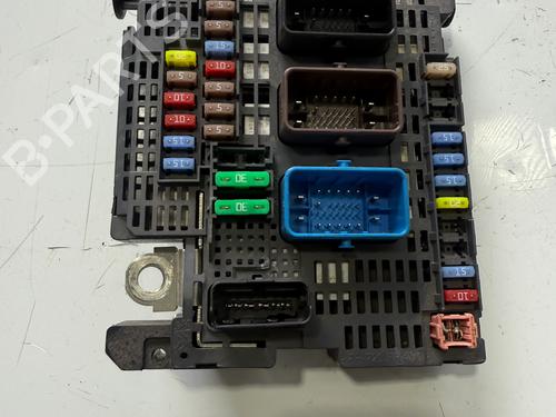 Used Fuse box Fuse box 36885794 36885794