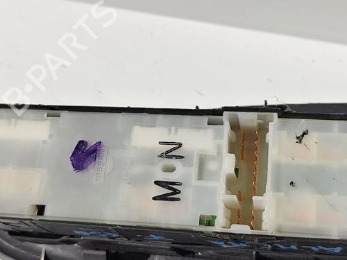 Left front window switch NISSAN ALMERA II (N16) 1.5 | BP37004464I27 - Image 3