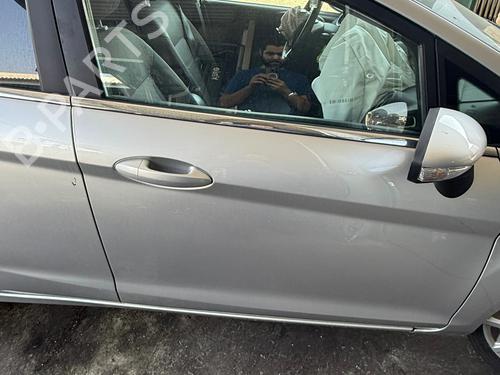 Used Right front door Right front door 37160174 37160174