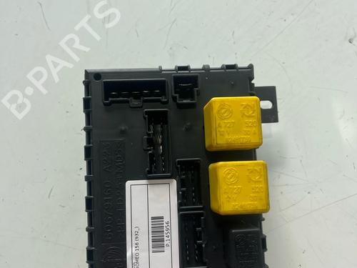 Used Fuse box Fuse box 37180560 37180560