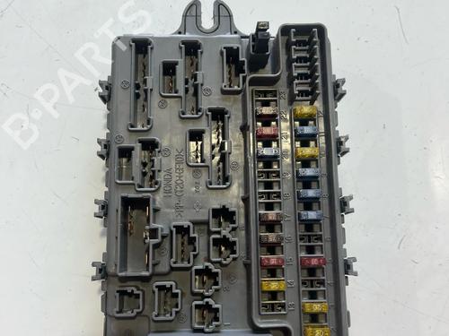 Used Fuse box Fuse box 37180605 37180605