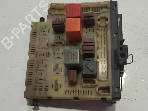 Used Fuse box Fuse box 37193710 37193710