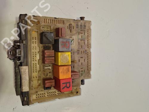 Used Fuse box Fuse box 37235944 37235944