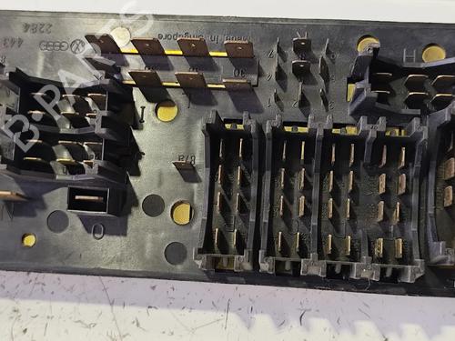 Fuse box AUDI 80 B4 Saloon (8C2) 1.9 TDI | BP37495710E1 - Image 4
