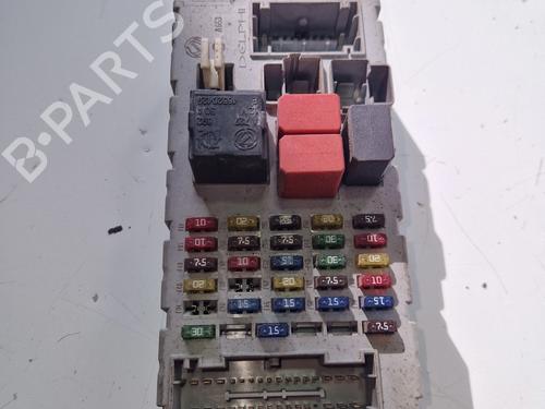 Used Fuse box Fuse box 37517847 37517847