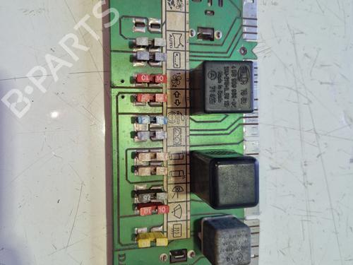 Used Fuse box Fuse box 37587326 37587326