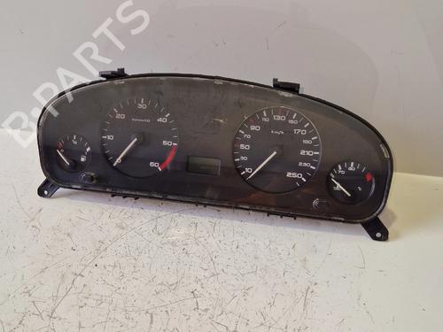 Used Instrument cluster Instrument cluster 37696784 37696784