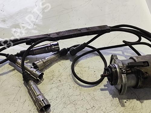 ignition-distributor-vw-polo-iii-6n1-1994-1995-1996-1997-1998-1999-37701590 main image
