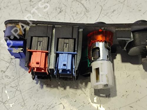 Left front window switch SEAT LEON (1P1) 1.6 TDI | BP38002159I27 - Image 2