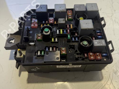 Used Fuse box Fuse box 38002177 38002177