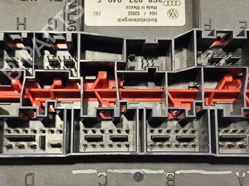 Fuse box VW GOLF V Variant (1K5) 1.9 TDI | BP38002184E1 - Image 3