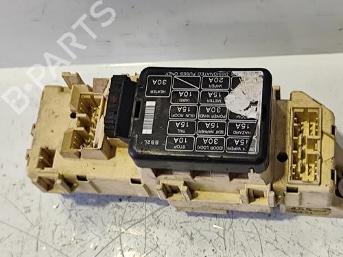 Used Fuse box Fuse box 38020227 38020227