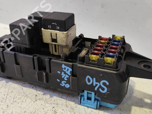 Used Fuse box Fuse box 38020240 38020240